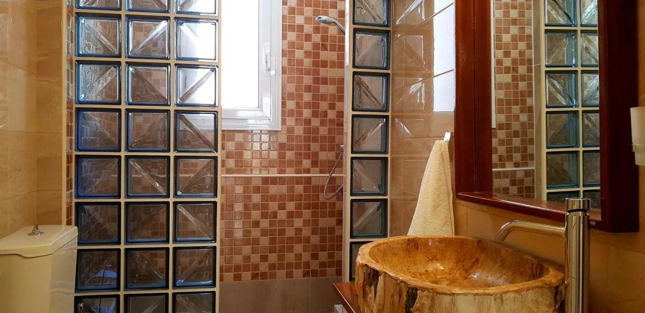 Spacious Apartment In The Historical Center Of Athen Eksteriør bilde